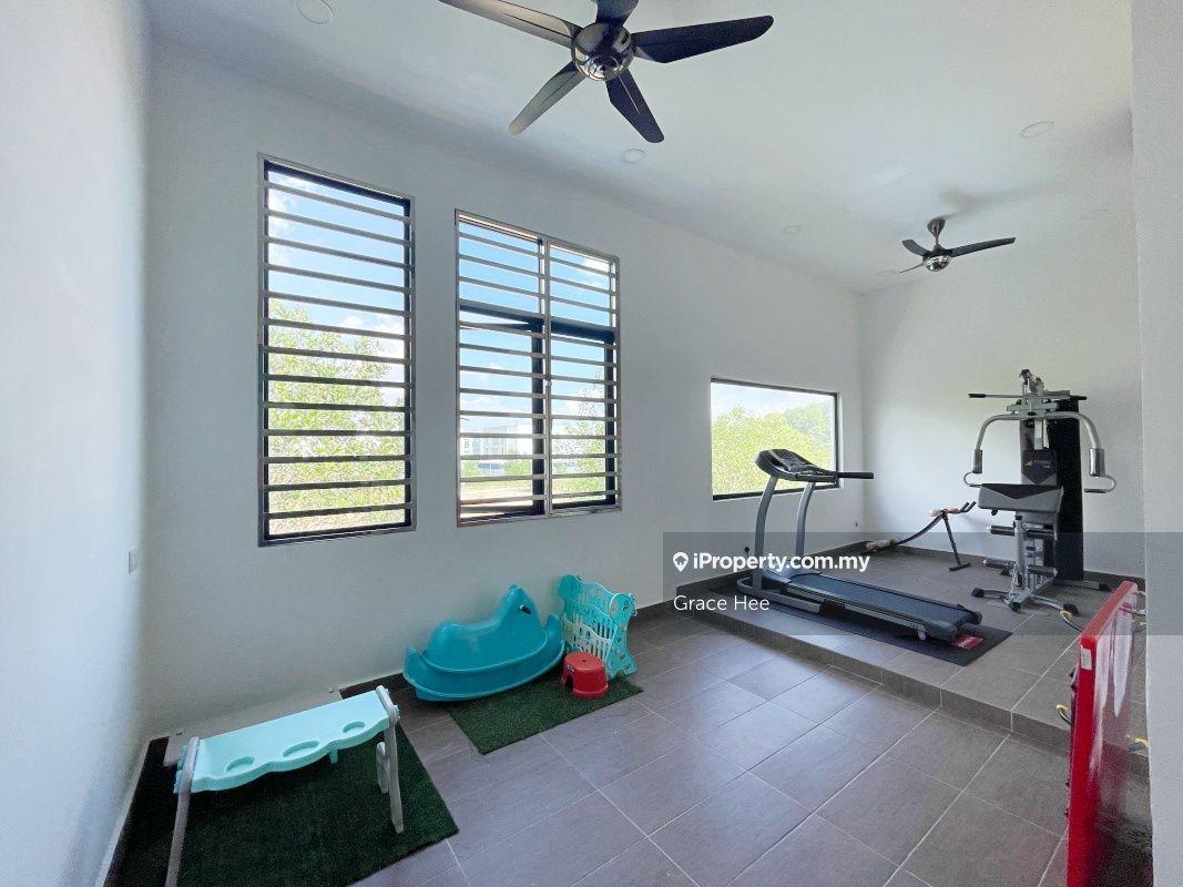 Rumah Berangkai 3 Tingkat untuk Dijual di Taman Bukit Serdang, Seri Kembangan oleh Grace Hee - iProperty.com.my