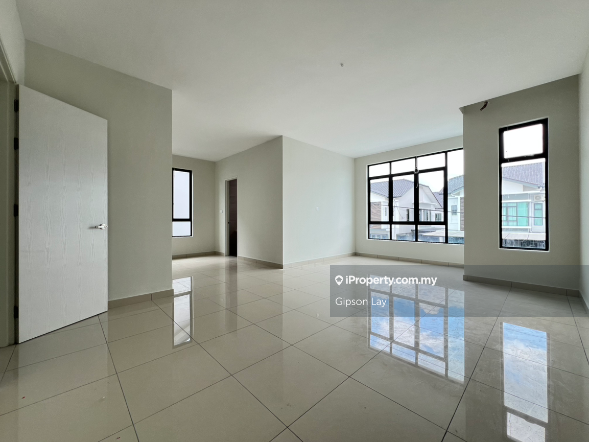 Rumah Berangkai 2 Tingkat untuk Dijual di Taman Tasik Indah, Kluang oleh Gipson Lay - iProperty.com.my