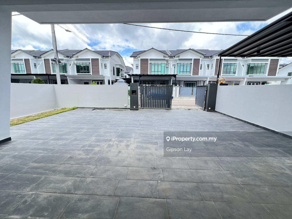 Rumah Berangkai 2 Tingkat untuk Dijual di Taman Tasik Indah, Kluang oleh Gipson Lay - iProperty.com.my