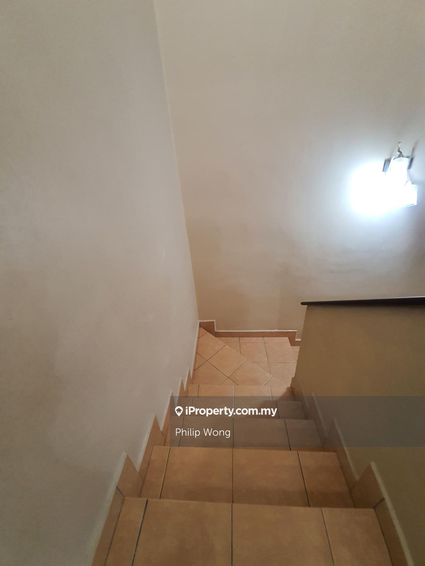 Rumah Berangkai 2 Tingkat untuk Dijual di Taman Prima Tropika, Seri Kembangan oleh Philip Wong - iProperty.com.my