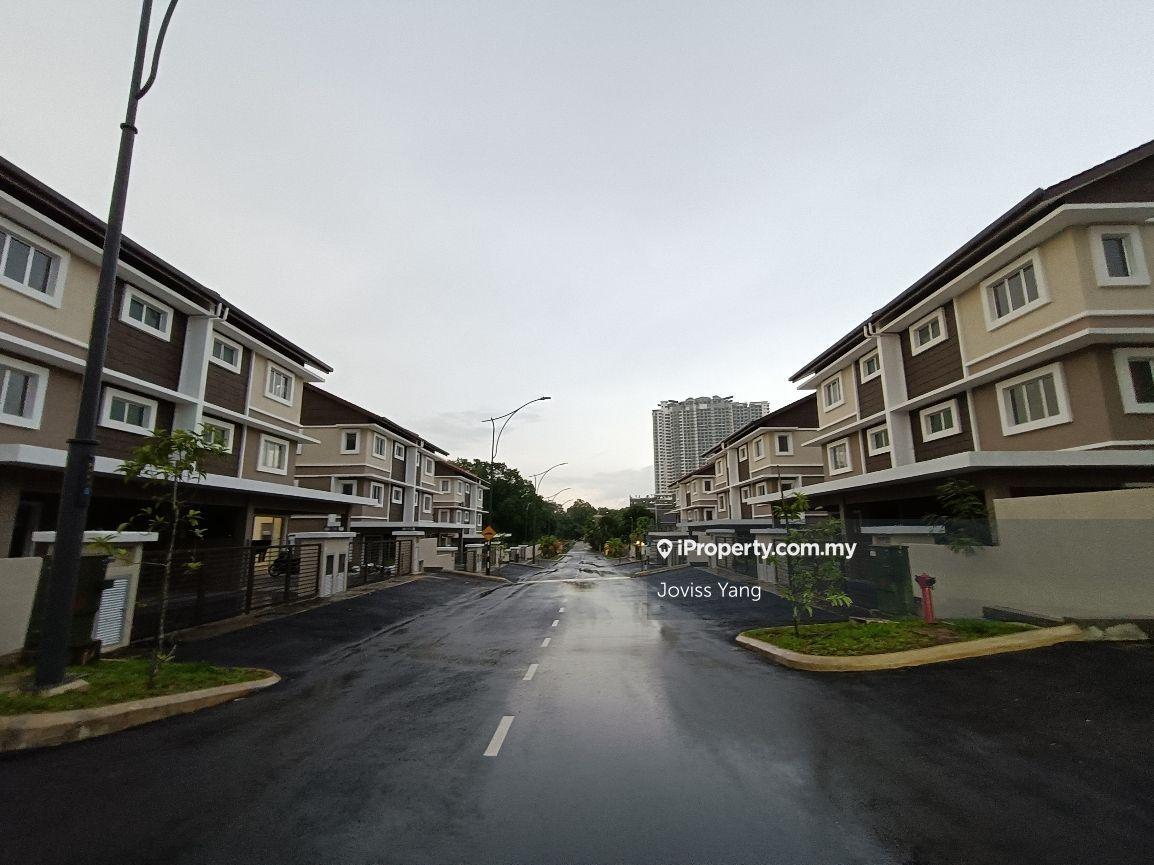 Semi-Detached House for Sale in Taman Ramal Suria, Bangi by Joviss Yang - iProperty.com.my