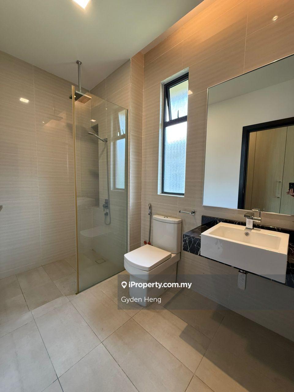 Rumah Berkembar untuk Dijual di Leisure Farm, Gelang Patah oleh Gyden Heng - iProperty.com.my