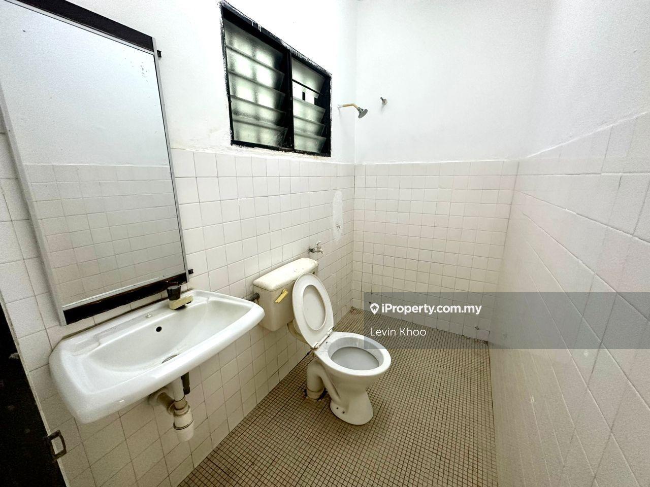 Rumah Berangkai 2 Tingkat untuk Dijual di [18x65] 2 Sty Terrace End lot Country Homes Desa 1, Rawang oleh Levin Khoo - iProperty.com.my