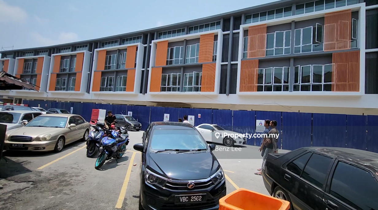 Shop for Sale in Bandar Tasik Puteri, Rawang by Benz Lee - iProperty.com.my