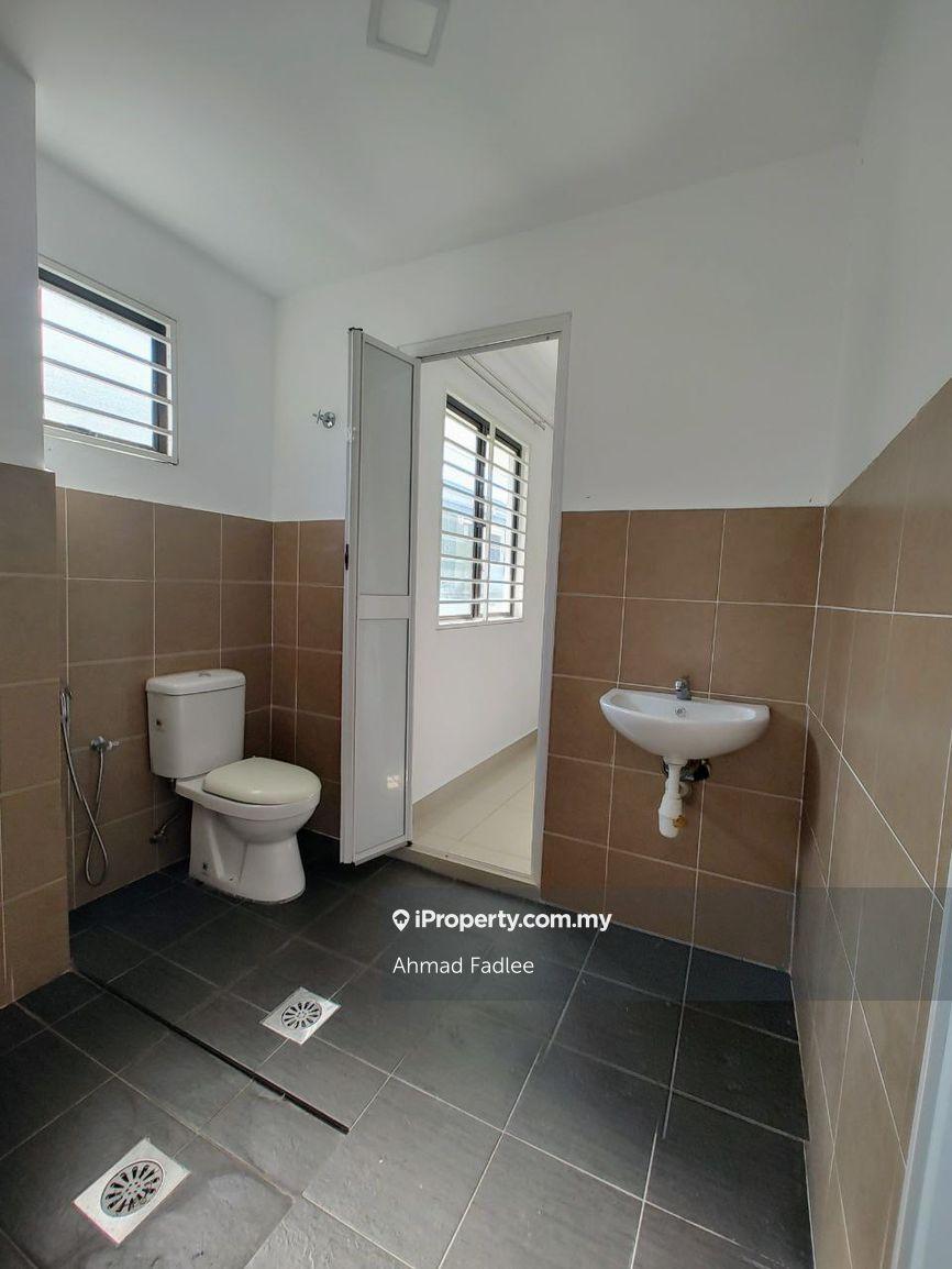 Rumah Berangkai 2 Tingkat untuk Dijual di Taman Saujana Sekata, Bangi oleh Ahmad Fadlee - iProperty.com.my