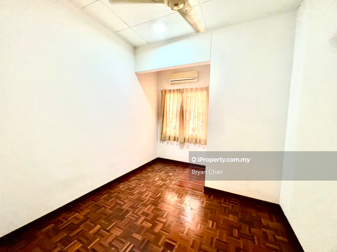 2-storey Terraced House for Sale in Taman Kelana Idaman, Ara Damansara by Bryan Chan - iProperty.com.my