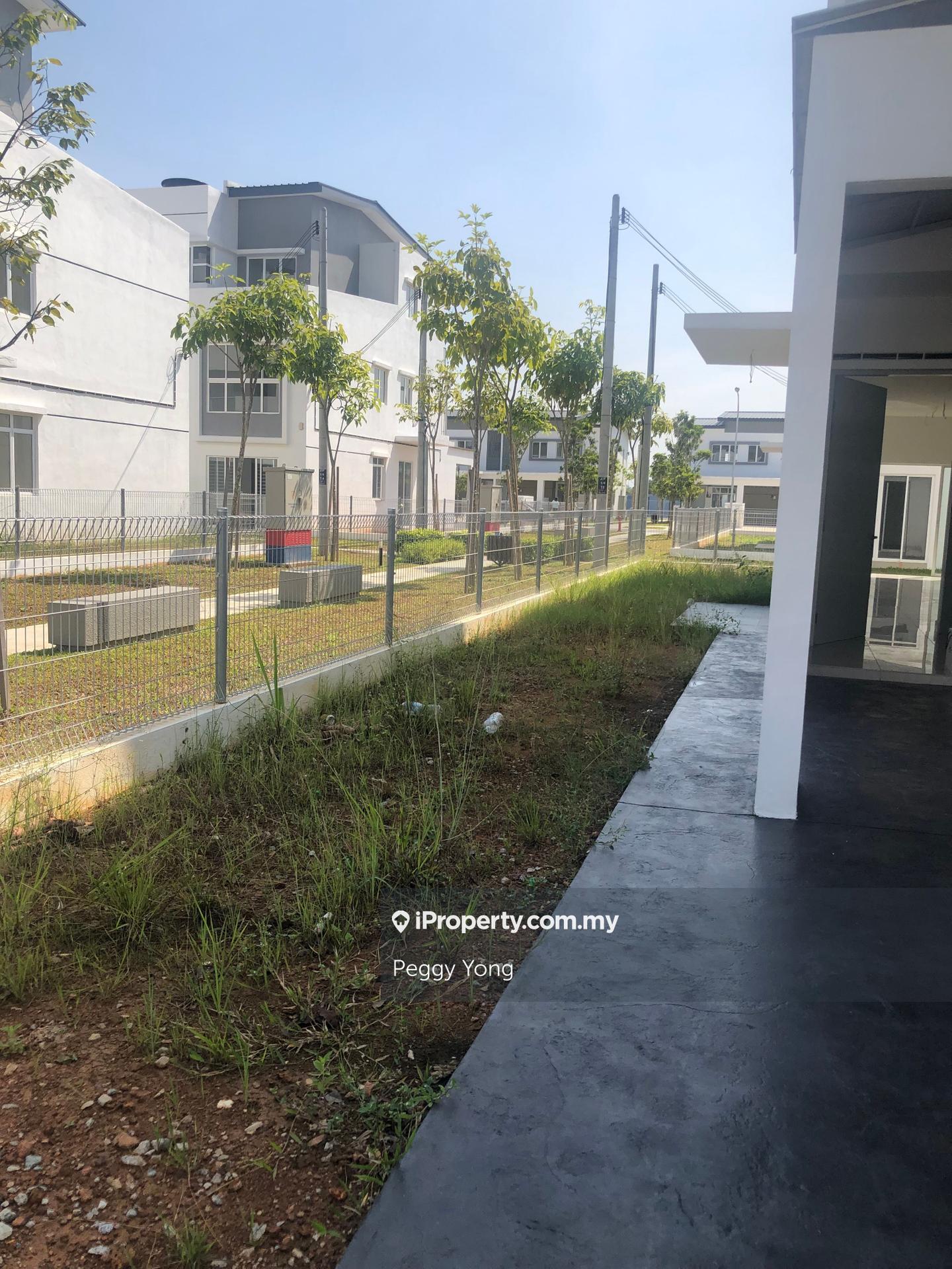 Townhouse for Sale in Taman Platinum Residence, Dengkil by Peggy Yong - iProperty.com.my