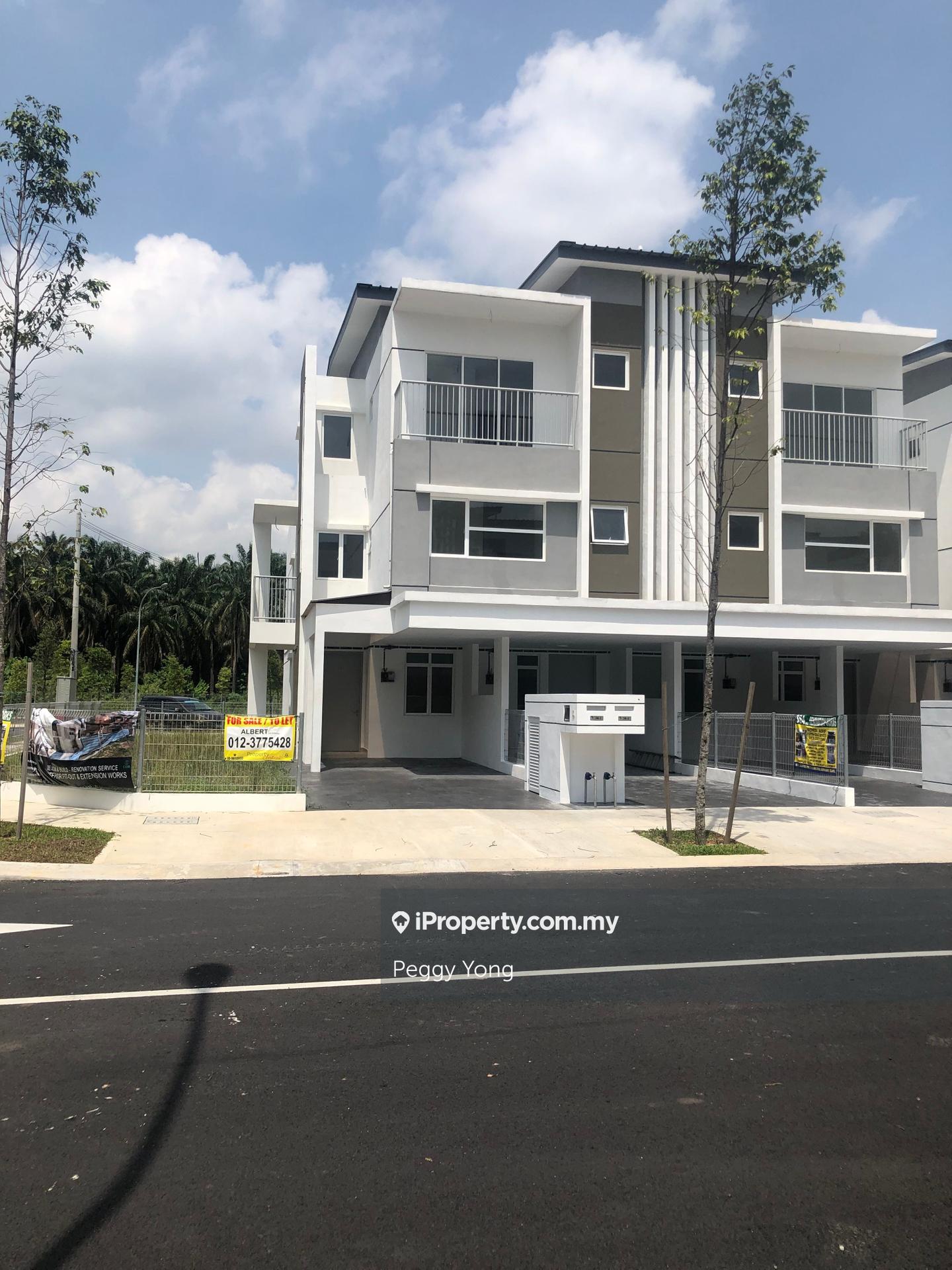 Townhouse for Sale in Taman Plantinum Residence, Dengkil by Peggy Yong - iProperty.com.my