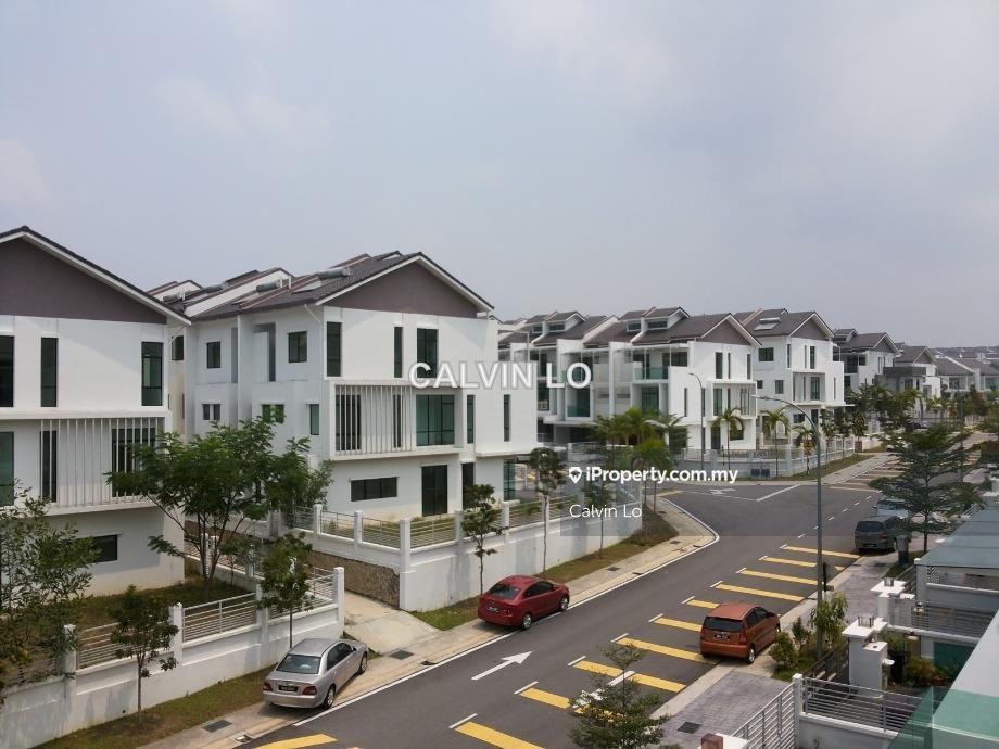 Rumah Berangkai 3 Tingkat untuk Dijual di Kinrara Residence, Puchong oleh Calvin Lo - iProperty.com.my