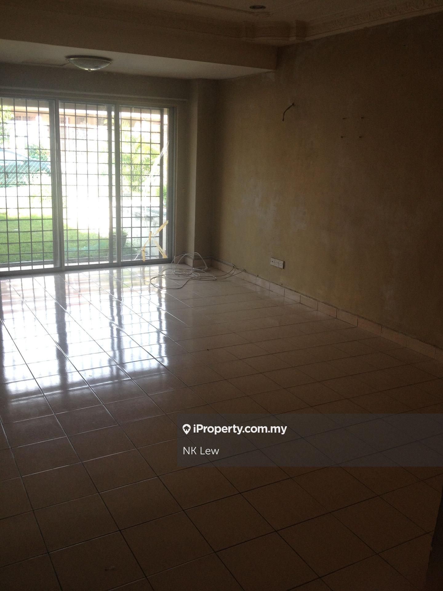 Rumah Berangkai 2 Tingkat untuk Dijual di Taman Bukit Serdang, Seri Kembangan oleh NK Lew - iProperty.com.my