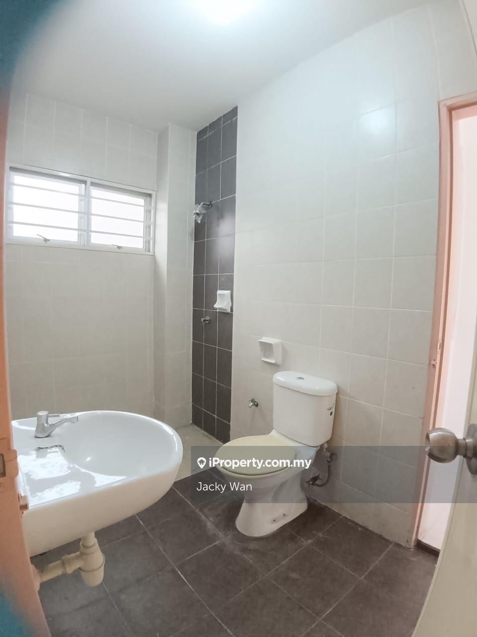 Rumah Berangkai 2 Tingkat untuk Dijual di Taman Putra Impiana, Puchong oleh Jacky Wan - iProperty.com.my