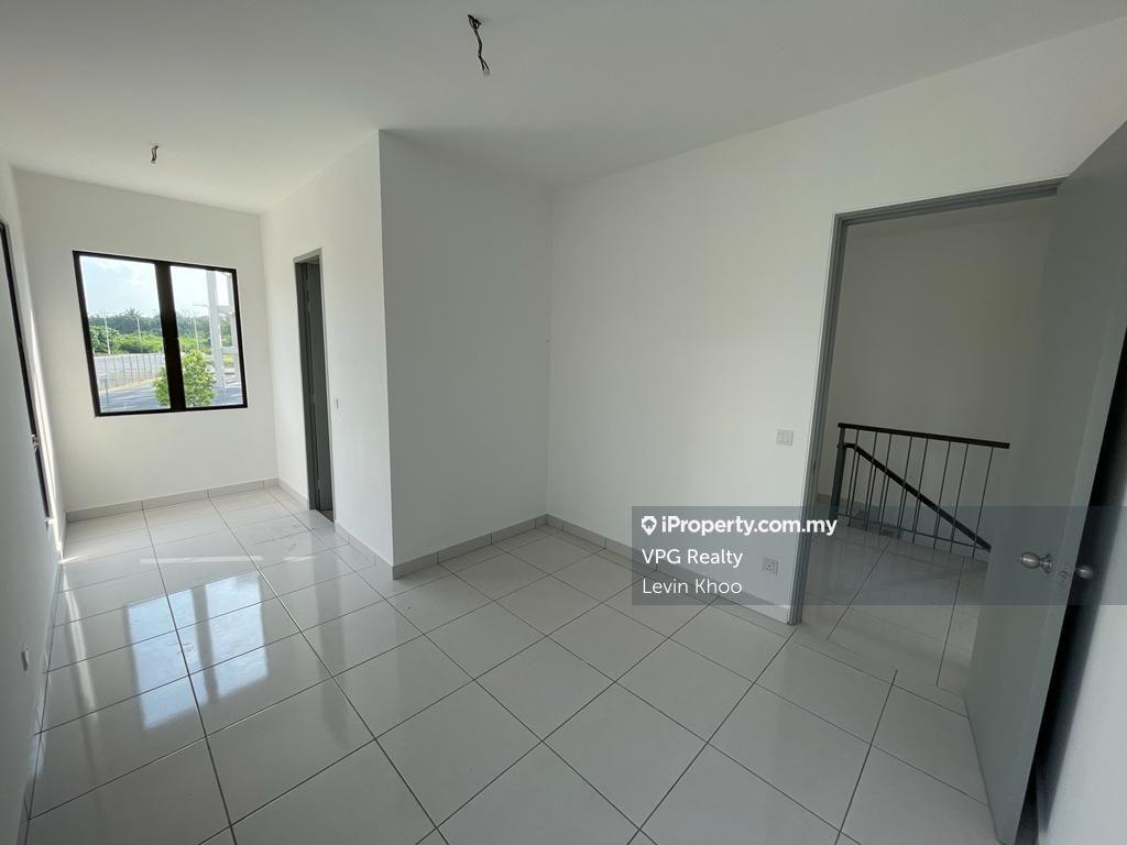 Rumah Berangkai 2 Tingkat untuk Dijual di Big Corner , 2 Sty Corner Tmn M Aruna Rawang, Rawang oleh Levin Khoo - iProperty.com.my