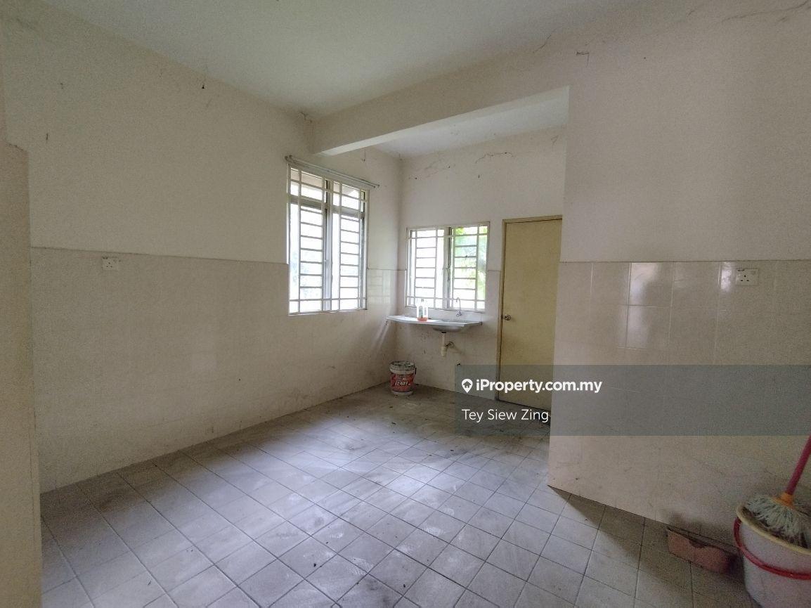 Rumah Berangkai 2.5 Tingkat untuk Dijual di Bukit Serdang, BS 9, BS 10, Taman Bukit Serdang, Seri Kembangan oleh Tey Siew Zing - iProperty.com.my