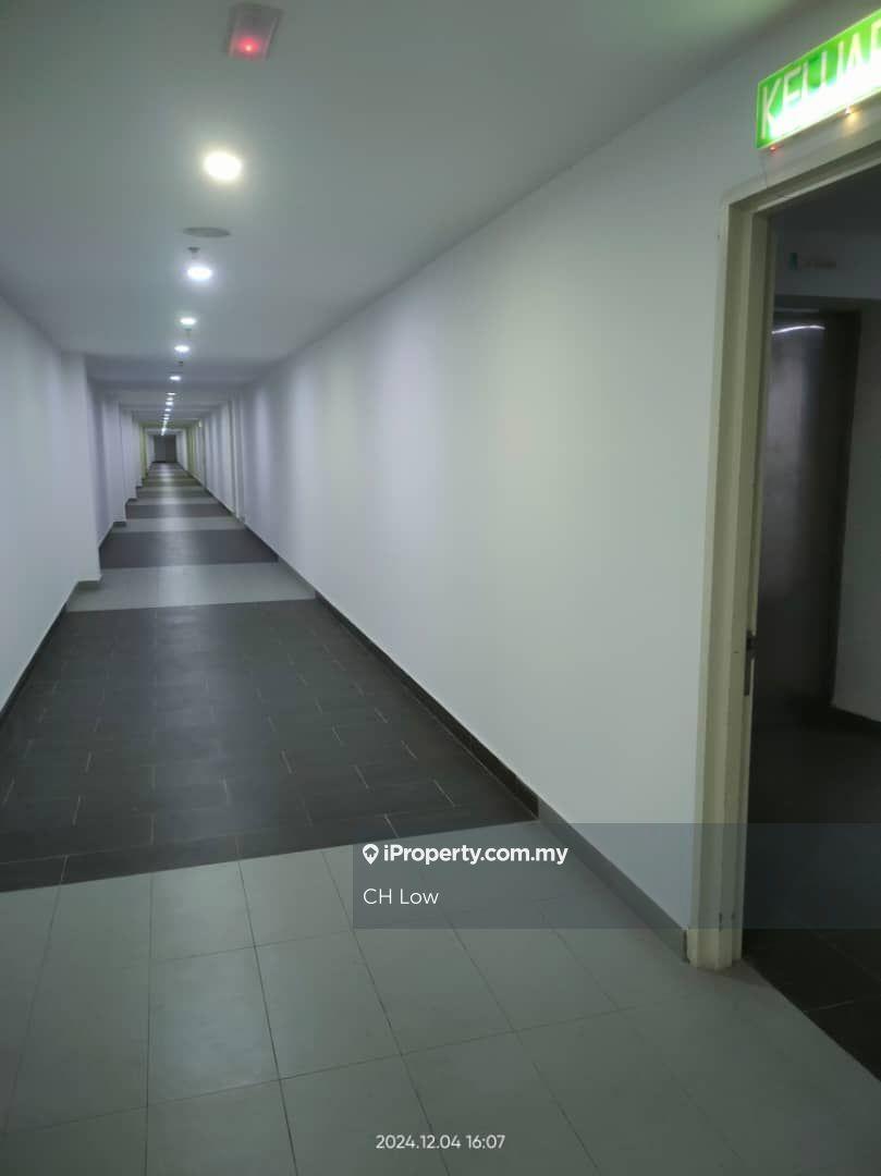 Office for Rent in Pusat Bandar Putra Permai, Seri Kembangan by CH Low - iProperty.com.my