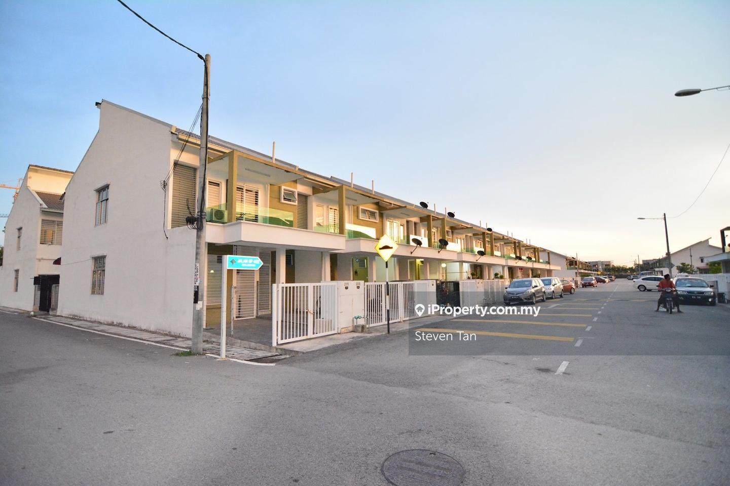 Townhouse for Sale in Bandar Saujana Putra, Tanjong Duabelas by Steven Tan - iProperty.com.my
