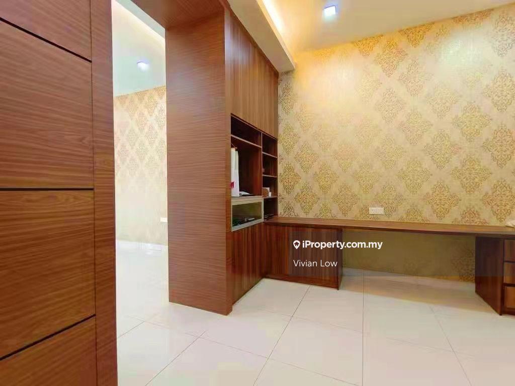 Rumah Berangkai 2.5 Tingkat untuk Dijual di Taman Suria Tropika, Seri Kembangan oleh Vivian Low - iProperty.com.my