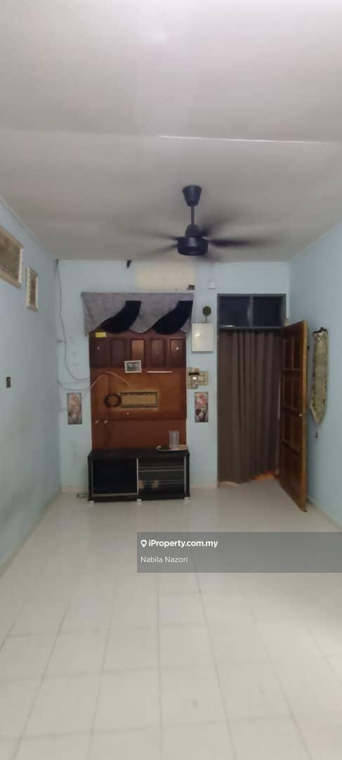 Rumah Berangkai 1.5 Tingkat untuk Dijual di Kok Lanas, Kota Bharu oleh Nabila Nazori - iProperty.com.my