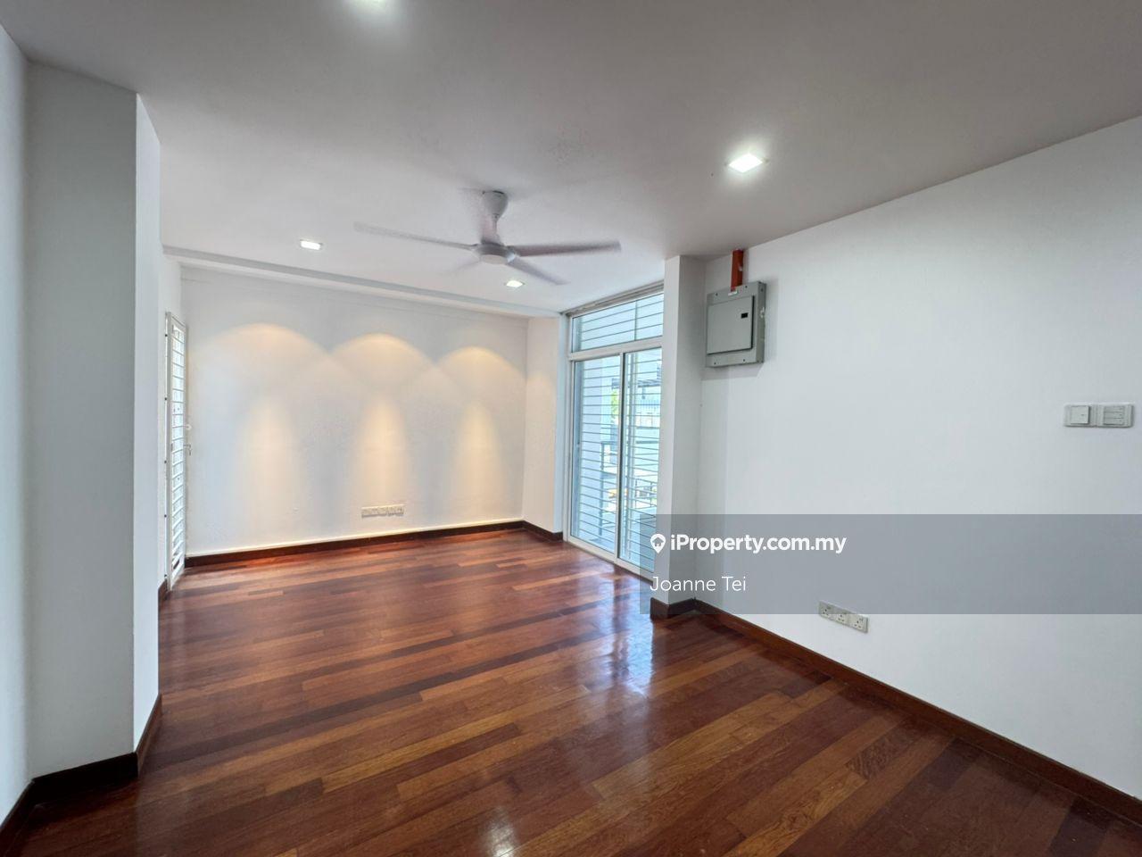 Rumah Berkembar untuk Dijual di MyDiva Homes @ Perdana Lakeview East, Cyberjaya oleh Joanne Tei - iProperty.com.my