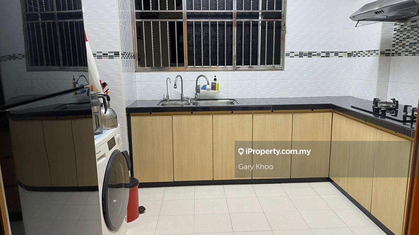 Condominium for Sale in Putra Place Condominium by Gary Khoo - iProperty.com.my