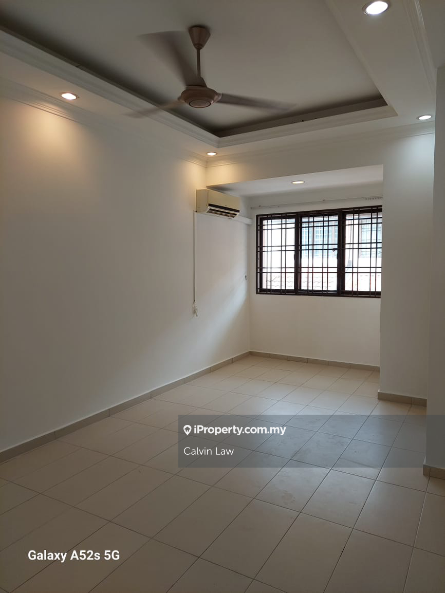 Rumah Berangkai 2.5 Tingkat untuk Dijual di Bandar Utama 6, Bandar Utama oleh Calvin Law - iProperty.com.my