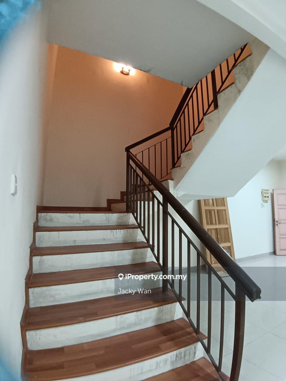 Rumah Berangkai 2 Tingkat untuk Dijual di Taman Putra Impiana, Puchong oleh Jacky Wan - iProperty.com.my
