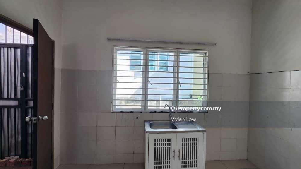 2.5-storey Terraced House for Sale in Taman Suria Tropika, Seri Kembangan by Vivian Low - iProperty.com.my