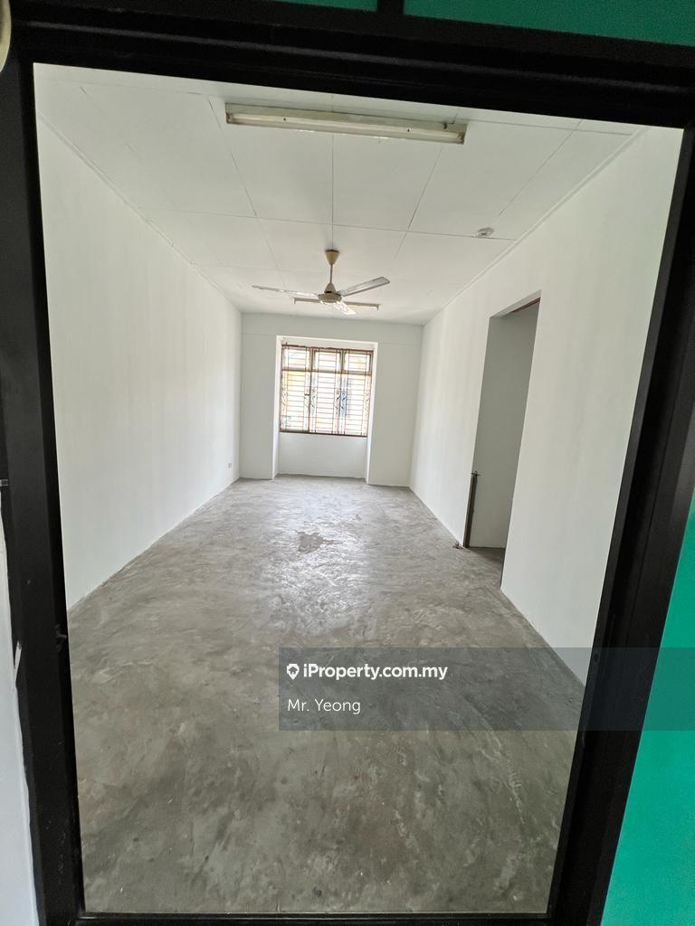 Rumah Pangsa untuk Dijual di Flat Bukit Indah oleh Micky Mah - iProperty.com.my