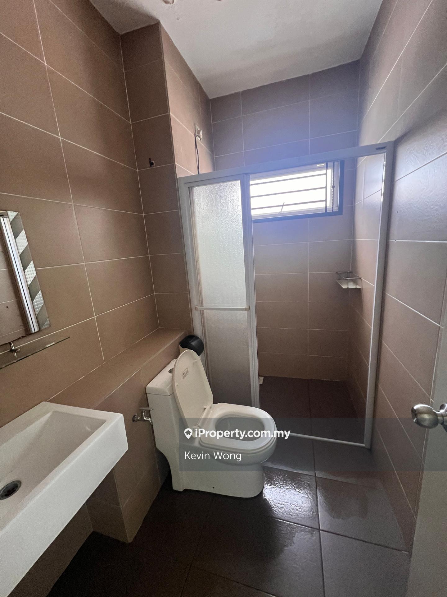 Rumah Berangkai 2 Tingkat untuk Dijual di Bandar Saujana Putra, Tanjong Duabelas oleh Kevin Wong - iProperty.com.my