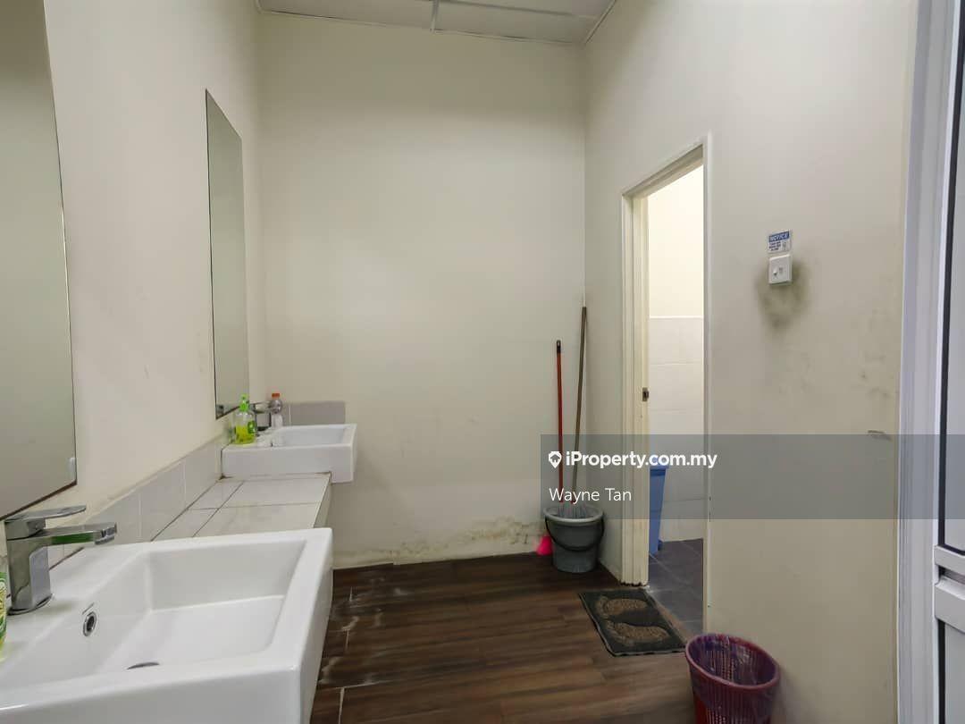 Semi-D Kilang untuk Dijual di Petaling Jaya, Selangor oleh Wayne Tan - iProperty.com.my