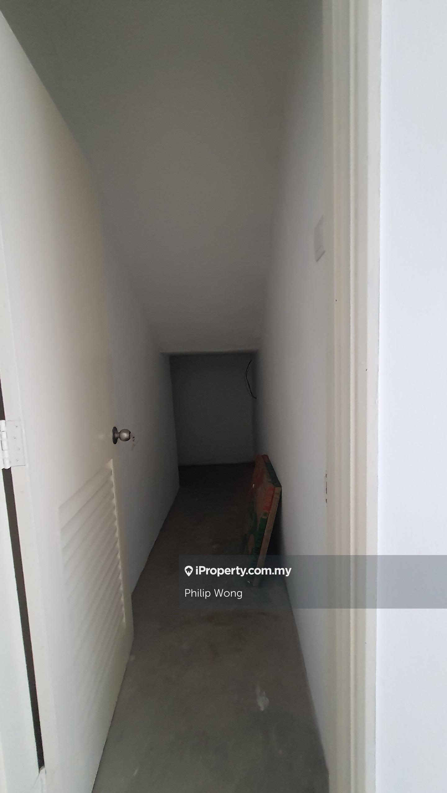 Rumah Berangkai 2 Tingkat untuk Dijual di Taman Serdang Raya, Seri Kembangan oleh Philip Wong - iProperty.com.my