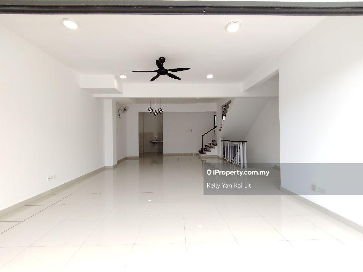 3-storey Terraced House for Sale in Park Residence, Seri Kembangan by Kelly Yan Kai Lit - iProperty.com.my