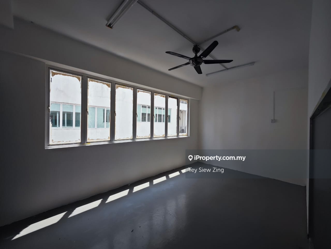 Shop-Office for Rent in Bandar Putra Permai, Seri Kembangan by Tey Siew Zing - iProperty.com.my