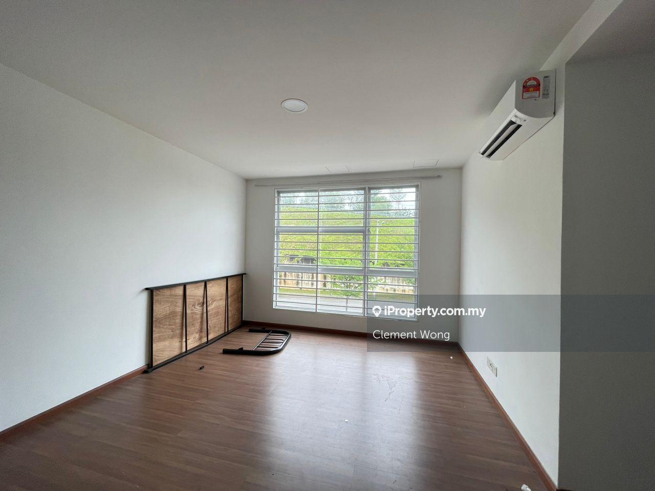 Rumah Berangkai 3 Tingkat untuk Disewa di Kota Emerald Garden 3 storey Corner Rawang Anggun, Rawang oleh Clement Wong - iProperty.com.my