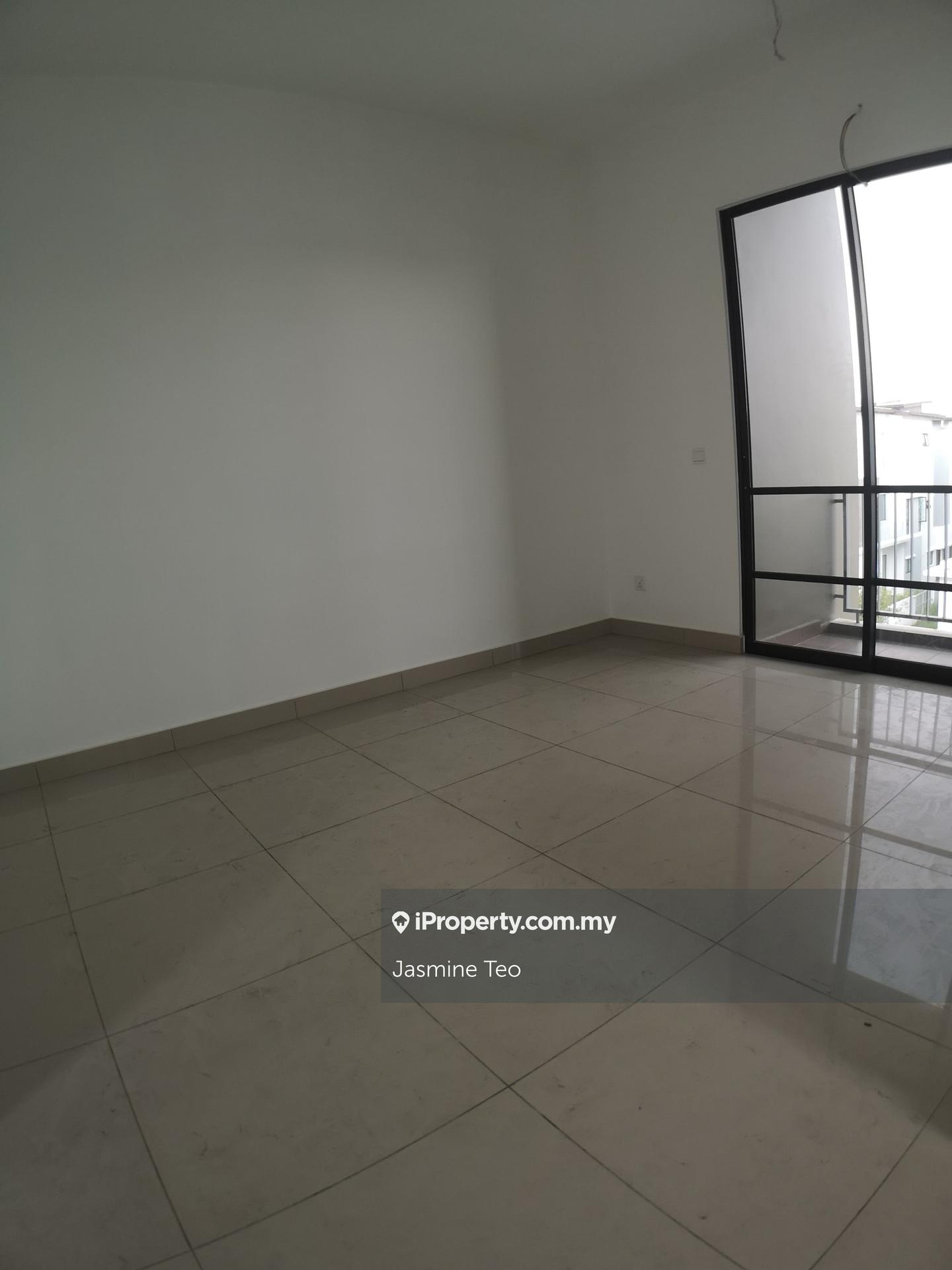 Rumah Berkembar untuk Dijual di Setia Utama 1, Setia Alam oleh Jasmine Teo - iProperty.com.my