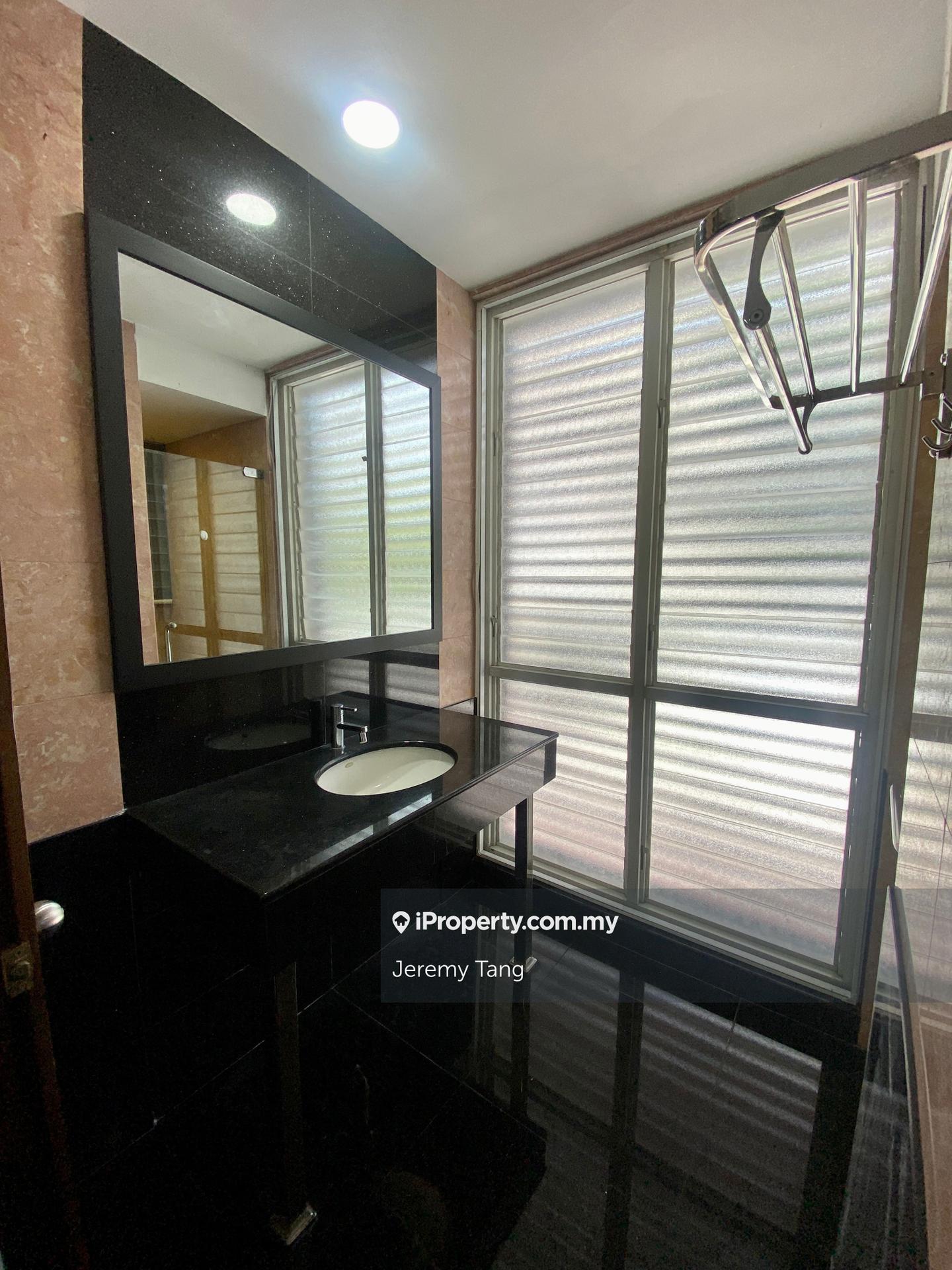 Banglo untuk Dijual di Batai Area, Damansara Heights oleh Jeremy Tang - iProperty.com.my