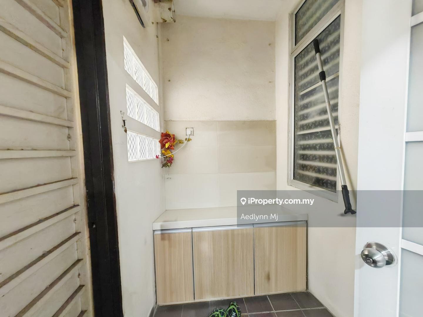 Rumah Berangkai 2 Tingkat untuk Dijual di Taman Putra Impiana, Puchong oleh Aedlynn Mj - iProperty.com.my
