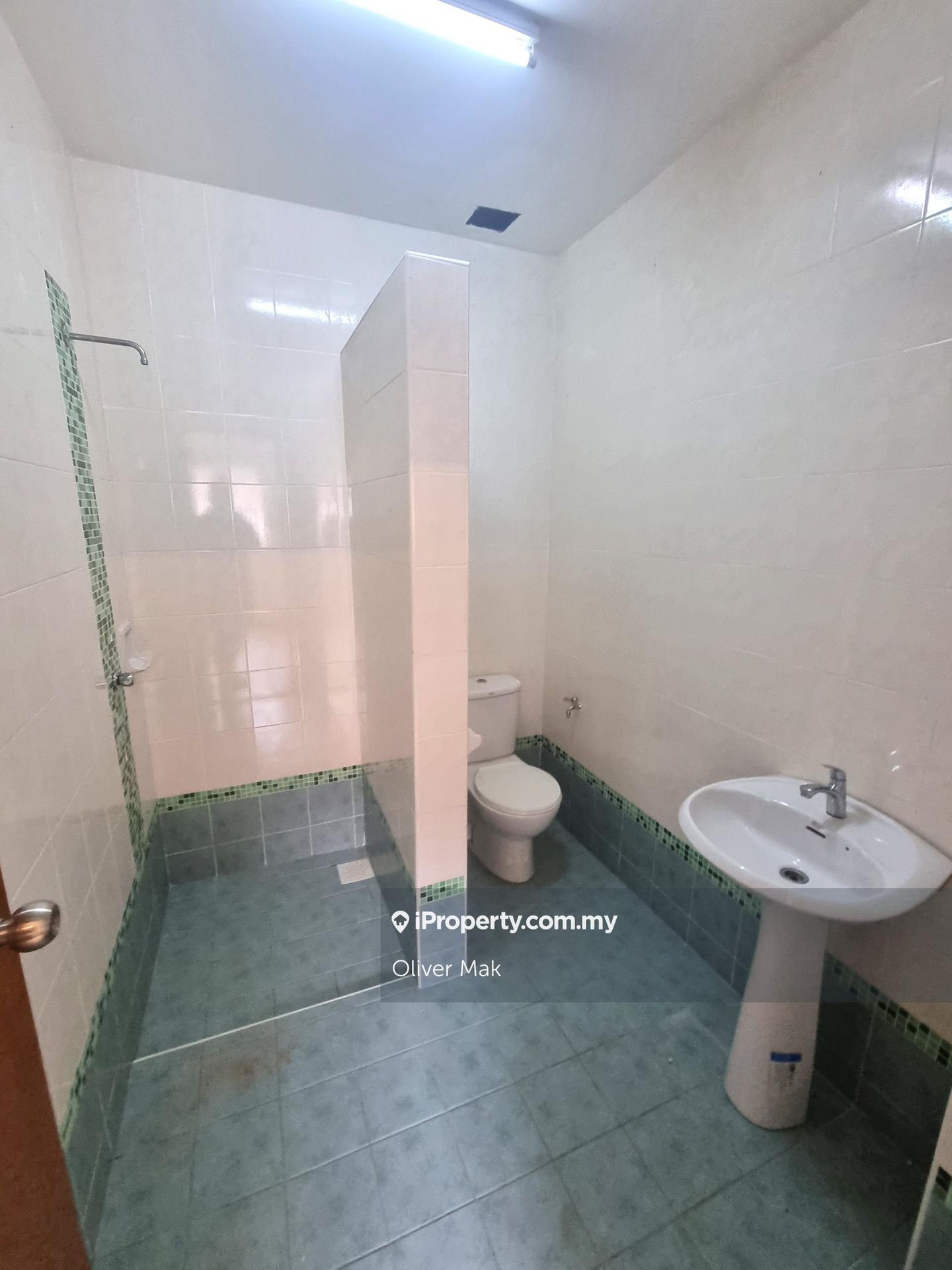 Rumah Berangkai 3 Tingkat untuk Dijual di Bukit Jalil, Kuala Lumpur oleh Oliver Mak - iProperty.com.my