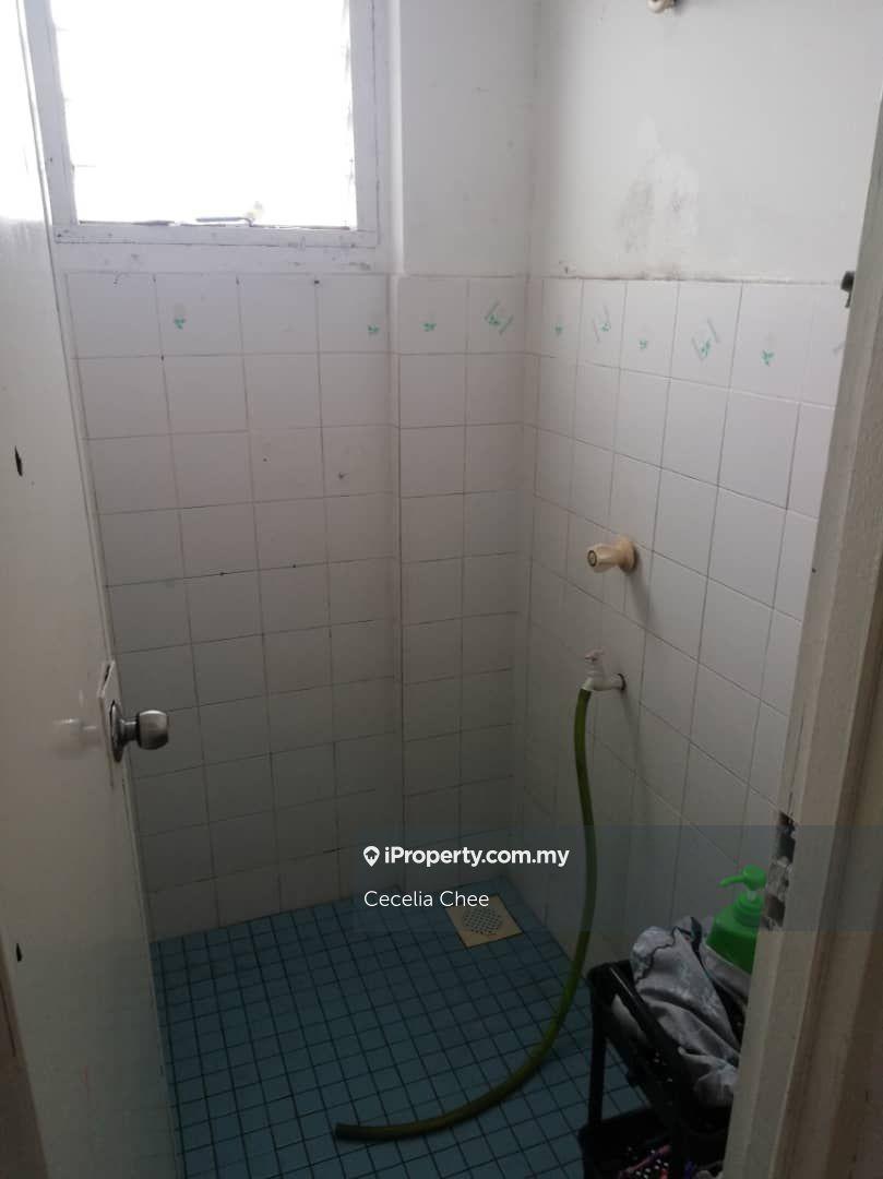 Rumah Pangsa untuk Dijual di Puchong Utama Court 1 oleh Cecelia Chee - iProperty.com.my