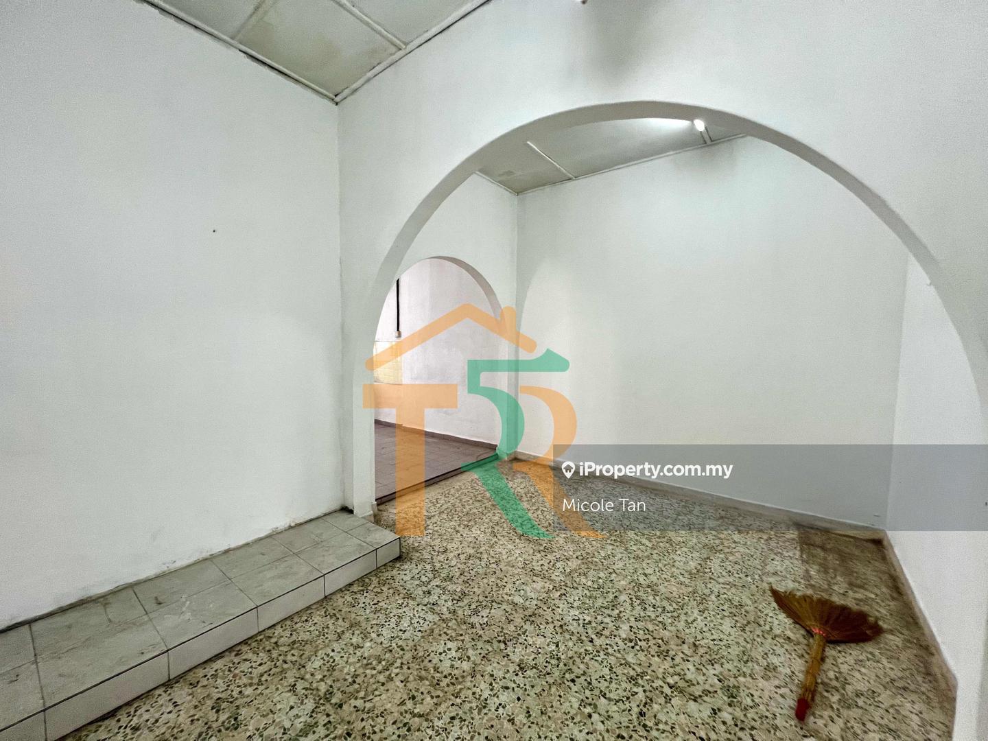 Rumah Berkembar untuk Dijual di Bakariah / Jln Salleh, Muar oleh Micole Tan - iProperty.com.my