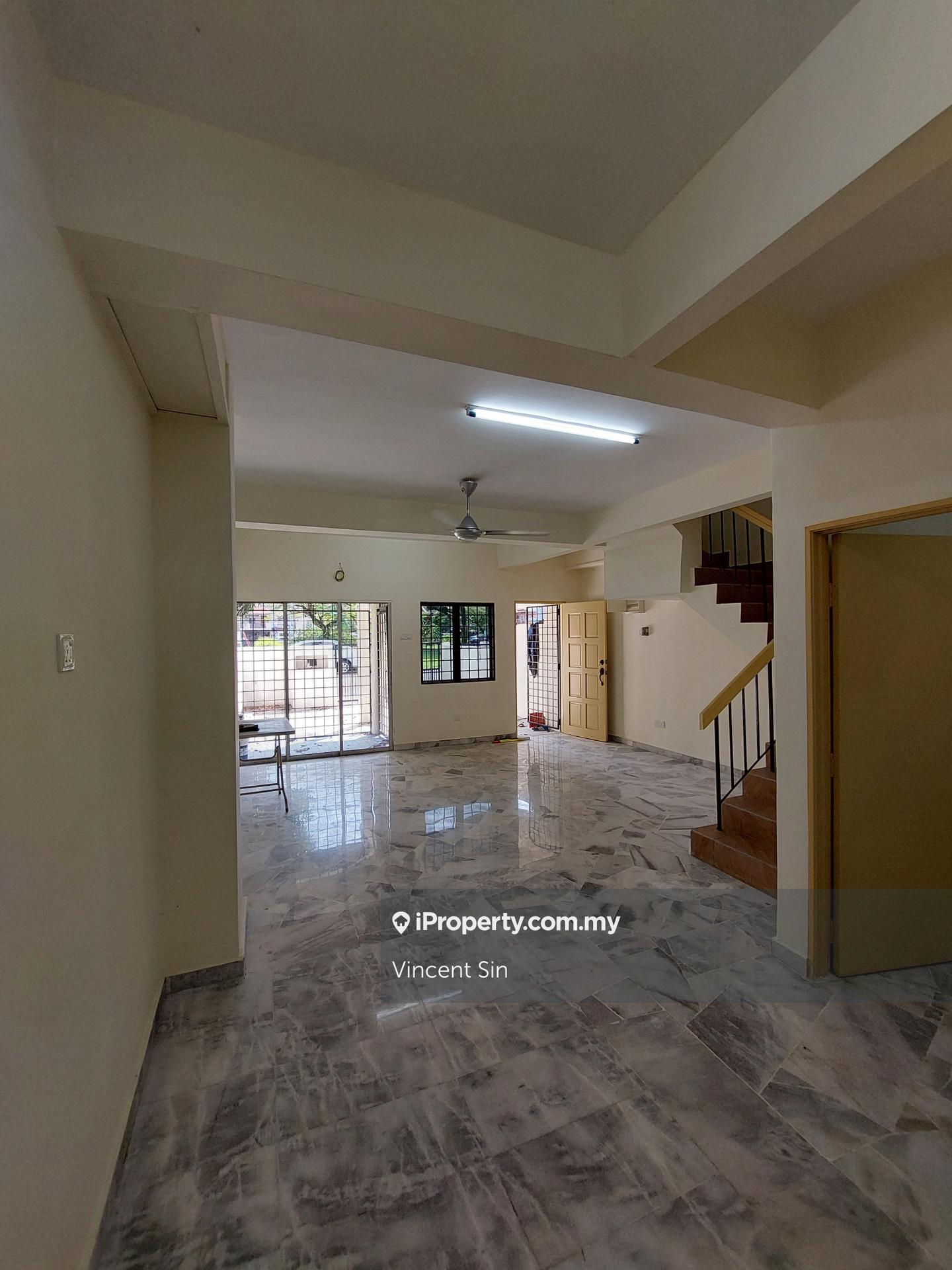 Rumah Berangkai 2 Tingkat untuk Dijual di Taman Puchong Intan, Puchong oleh Vincent Sin - iProperty.com.my