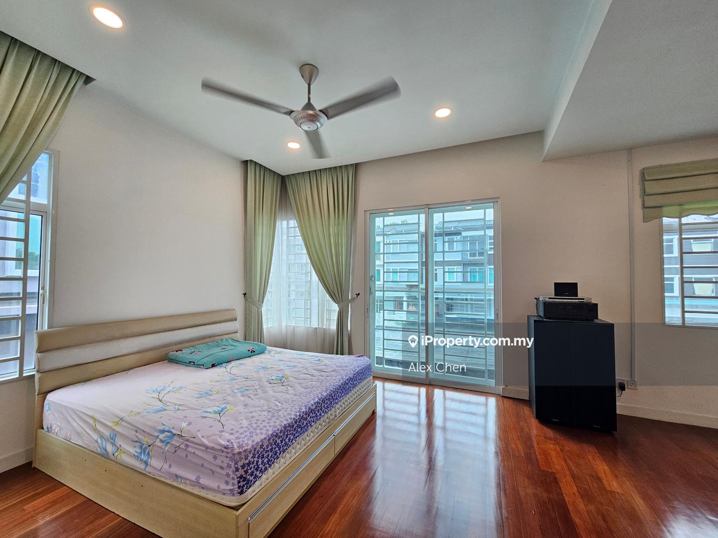 Rumah Berkembar untuk Dijual di Taman Tropicana Cheras, Bandar Sungai Long oleh Alex Chen - iProperty.com.my