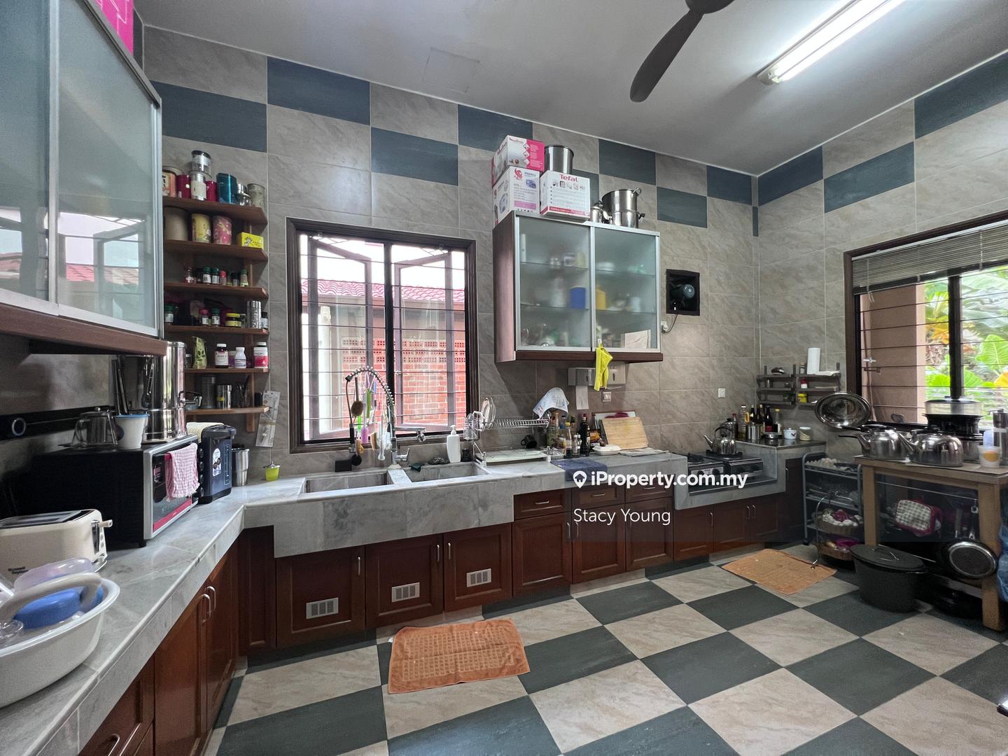 Bungalow House for Sale in Bukit Gita Bayu, Seri Kembangan by Stacy Young - iProperty.com.my