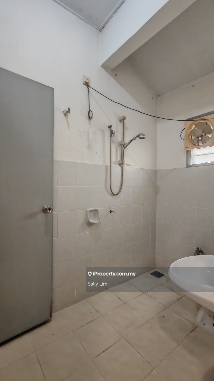 Rumah Berangkai 2 Tingkat untuk Dijual di Taman Puncak Jalil, Seri Kembangan oleh Sally Lim - iProperty.com.my