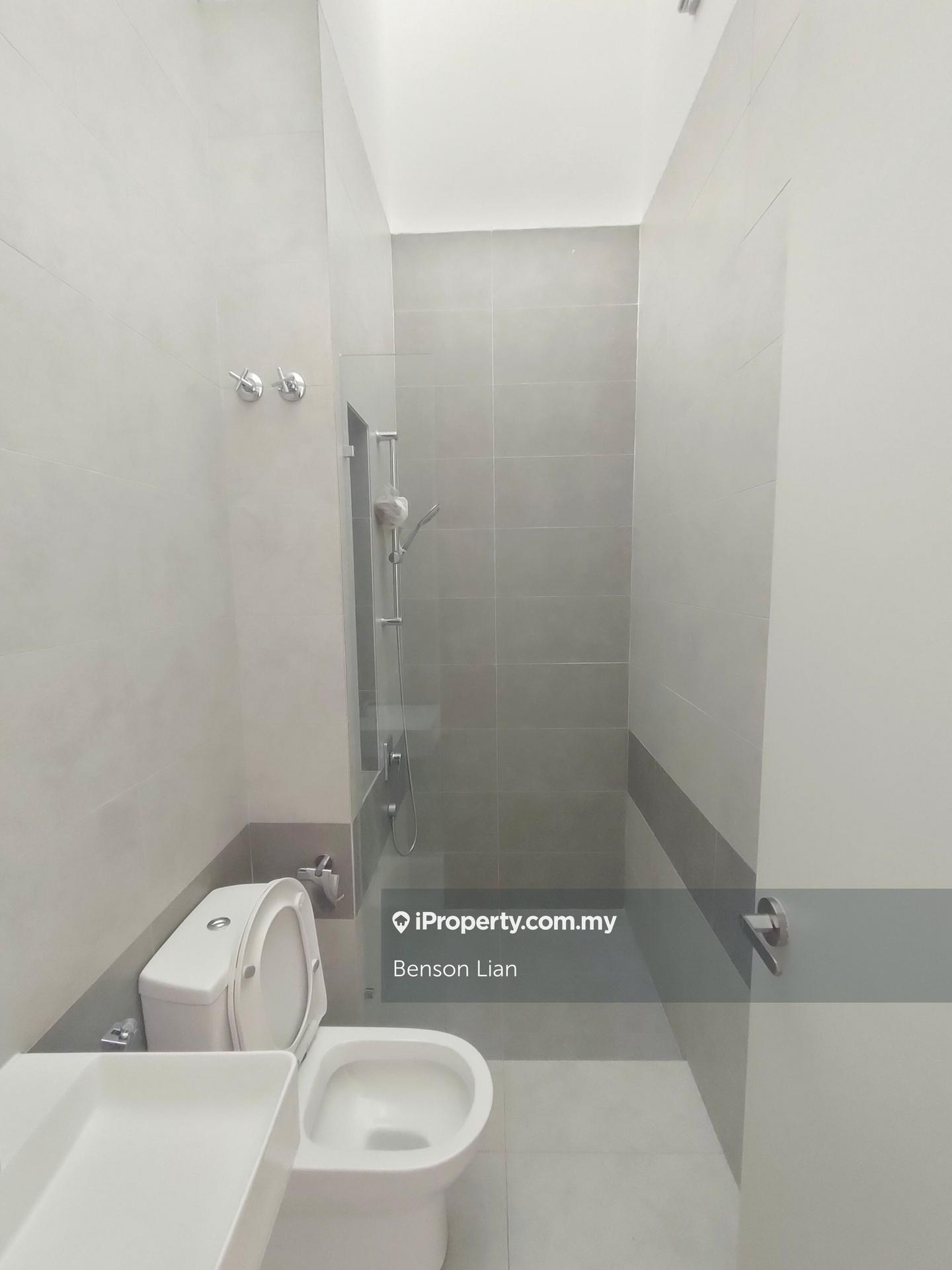 Rumah Berangkai 2 Tingkat untuk Dijual di Hampton Residences @ Bandar Seri Coalfields, Sungai Buloh oleh Benson Lian - iProperty.com.my