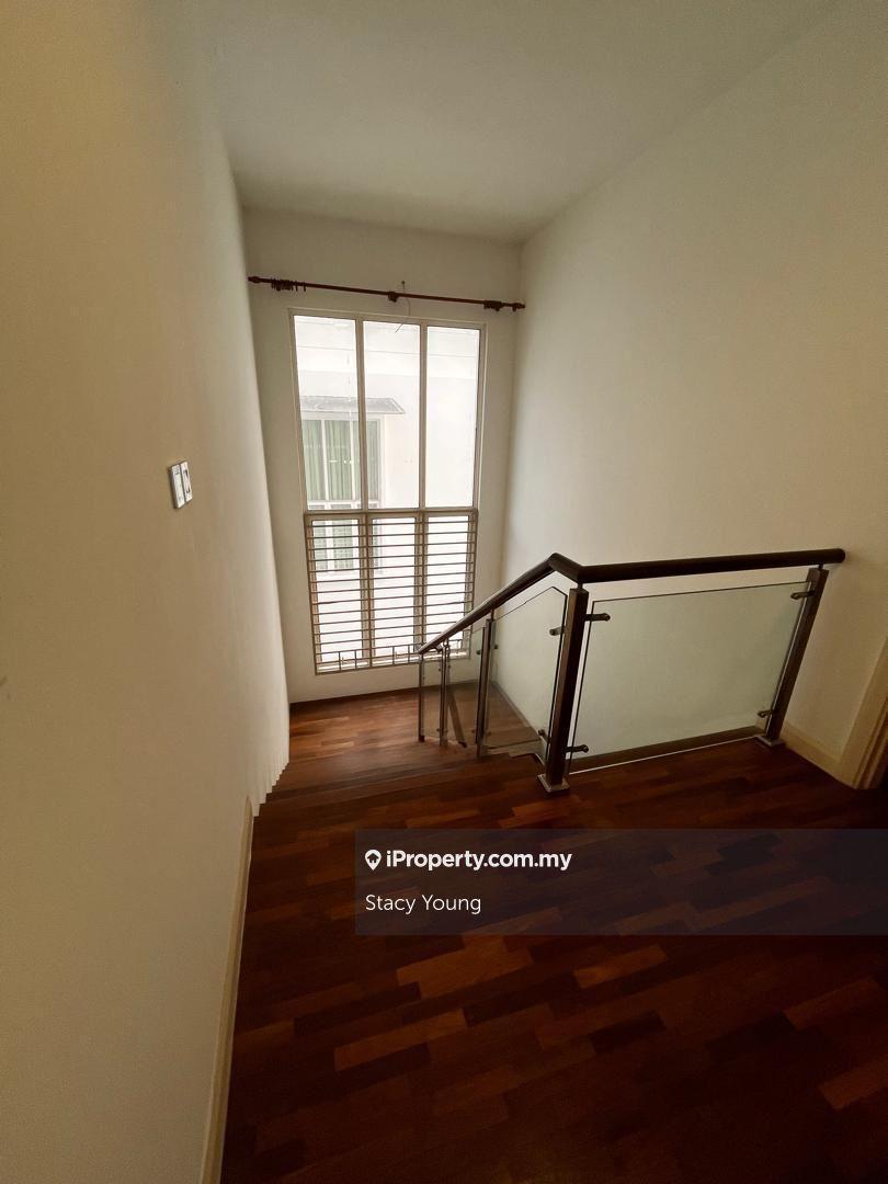 Rumah Berangkai 3 Tingkat untuk Dijual di Taman Taming Indah 2, Bandar Sungai Long oleh Stacy Young - iProperty.com.my
