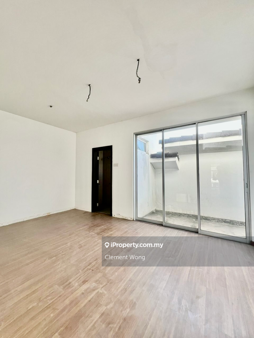 Rumah Berangkai 2.5 Tingkat untuk Dijual di Kota Emerald, Rawang oleh Clement Wong - iProperty.com.my