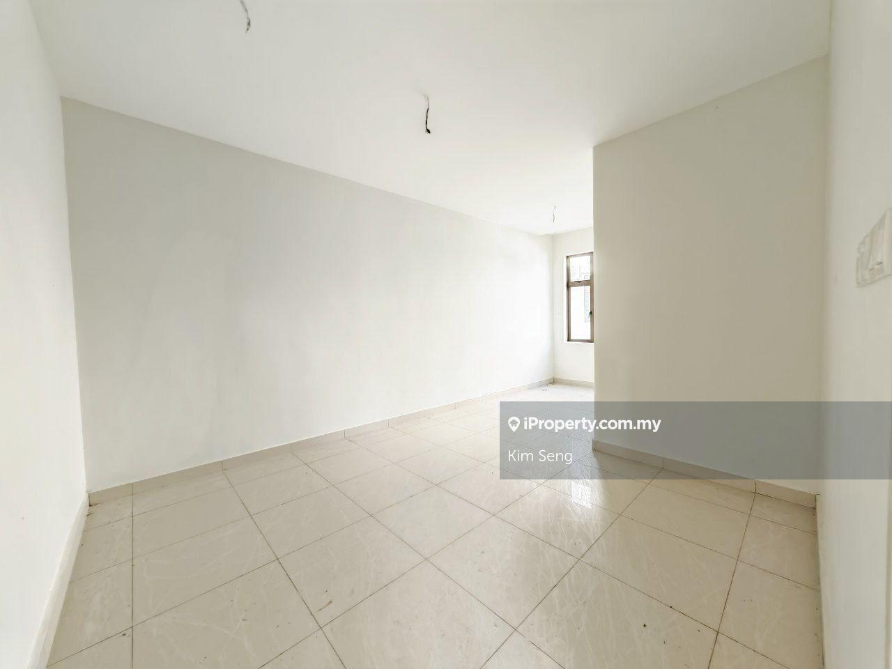 Rumah Berangkai 2 Tingkat untuk Dijual di Taman Tasik Indah, Kluang oleh Kim Seng - iProperty.com.my