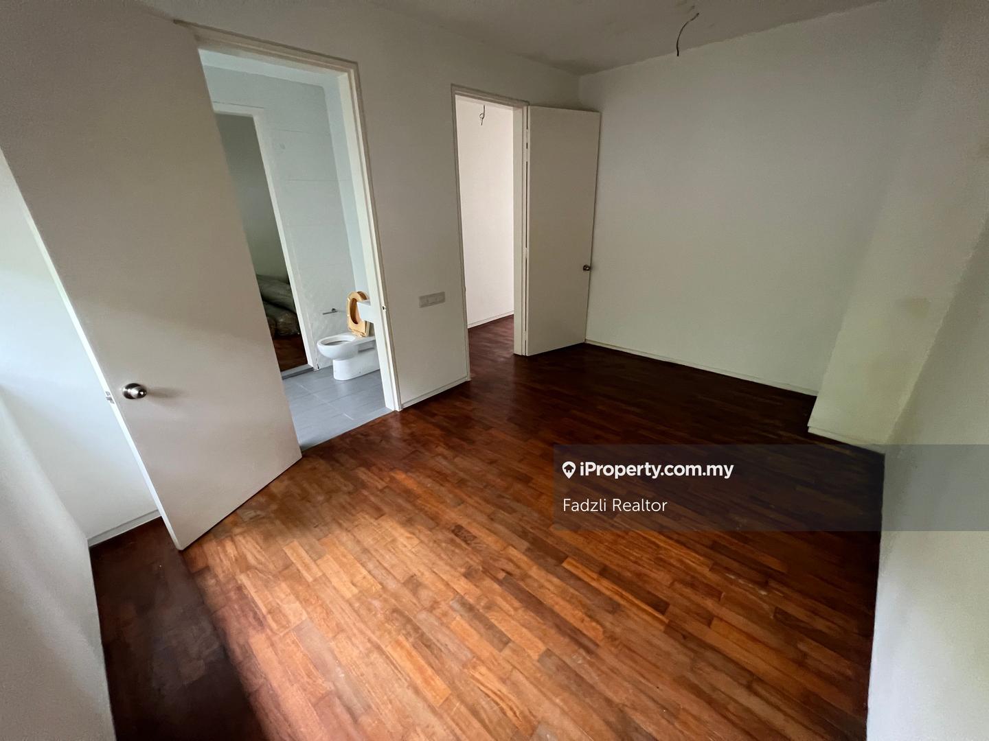 3-storey Terraced House for Sale in Seri Kembangan, Selangor by Fadzli Realtor - iProperty.com.my