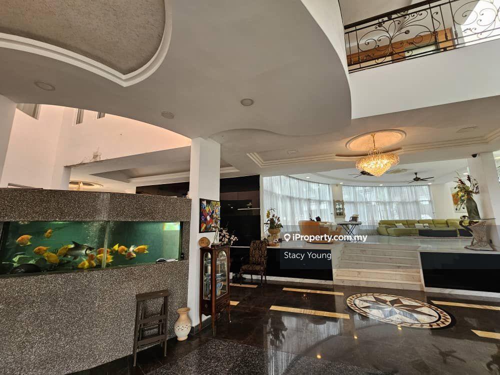 Bungalow House for Sale in Kajang Country Heights, Kajang by Stacy Young - iProperty.com.my