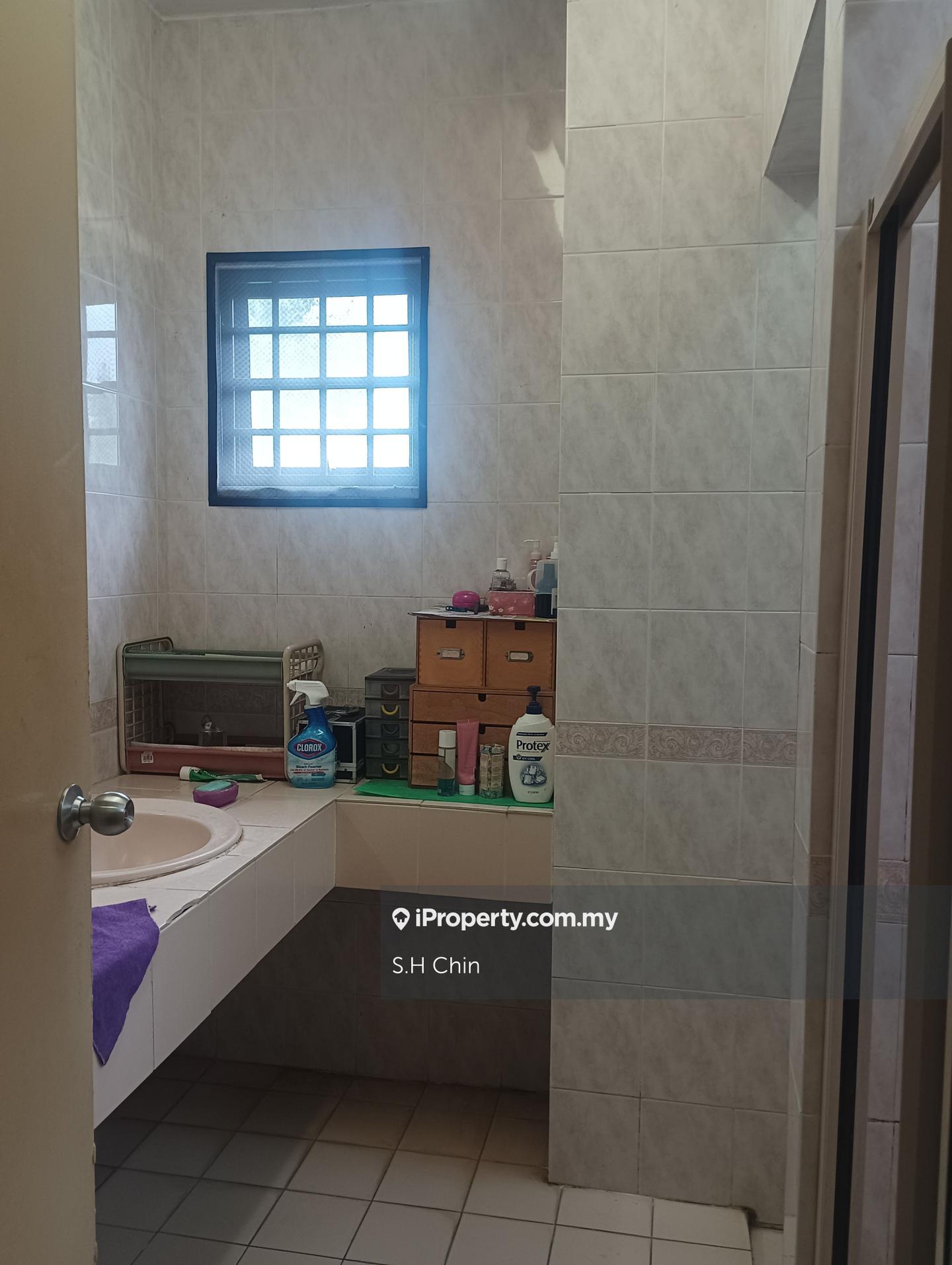 Rumah Berangkai 2 Tingkat untuk Dijual di Seksyen U8, Shah Alam oleh S.H Chin - iProperty.com.my